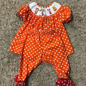 Winnie the Pooh Smocked Fall outfit Size 3
